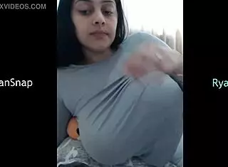 Rosasweet02 shows big tits on webcam