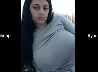 Rosasweet02 shows big tits on webcam