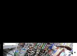 Revisando Cámaras de Seguridad Encuentro Masaje Maduro en Hentai