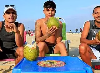 Arkadaşımızı tutkulu sikişle beceriyoruz