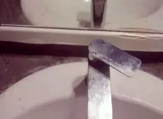 Young guy jerks off solo 😏