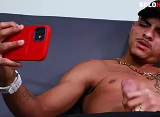 Jerking off wit my freind in a battel