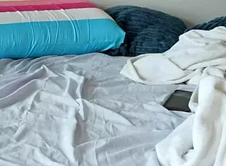 Singer Fucks Recording Assistant During Clip Shoot!