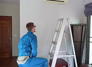 oh what a handyman cleaned the air conditioner and the girls' holes with his tool in the dorm