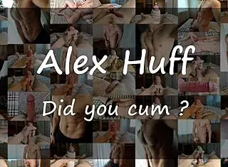 Вау! Парень дрочит большой хуй на кровати