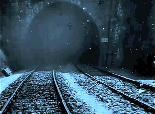 Vintage erotická ilustrácia s retro anime šarmom