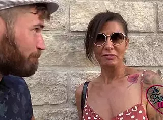 charlotte barmaid coquine de 40ans with sexy tattoos