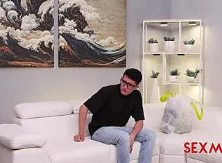 Elizabeth Marquez buys lingerie for quick fuck.