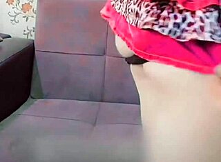 Travestito gay sissy con culo grande cavalca cowgirl, così carino