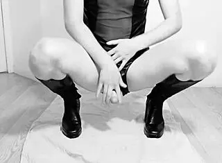 Young gay guy fisting himself hard!