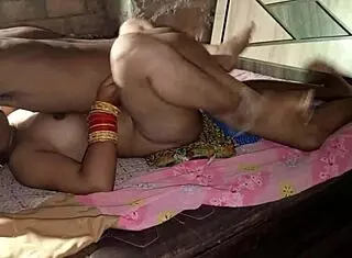desi bhabhi squirts on devar during deepthroat and anal fucking! 🔥😘