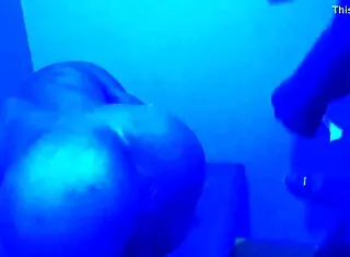 soldado dando gostoso pro negao na sauna