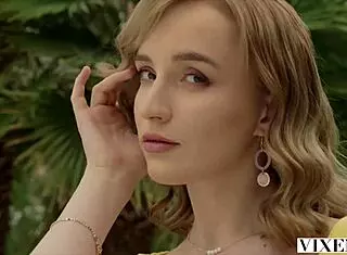 Polly's chance encounter leads to outdoor passion