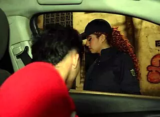 Agente, sin licencia pero polla de 22cm, ¿funciona?