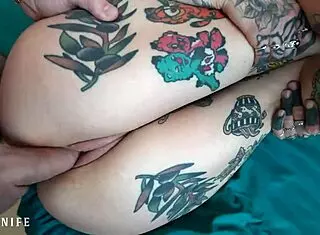 I sneak sex with my step sister's hot bff.