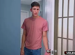 Sadie Holmes teaches big date tips in milf series