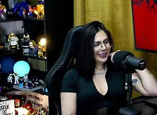 Ruan Shows Off His Cock to Lary Cubas in Public Outdoor Interview - Is It Big Enough?