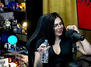 Ruan Shows Off His Cock to Lary Cubas in Public Outdoor Interview - Is It Big Enough?