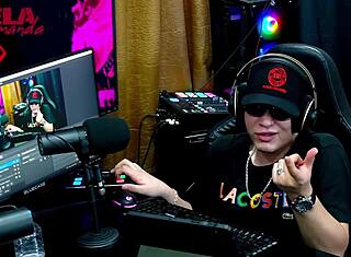 Ruan toont zijn lul aan Lary Cubas in openbare buiten interview - Is hij groot genoeg?