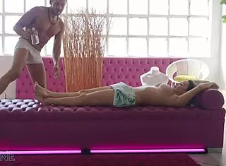 Colombian Big Ass Hottie Gets Massage And Dick!