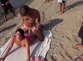 spontán melegek basznak a strandon, olyan forró! 🏖️