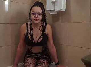 why does this black teen step daughter seduce her step dad in the hotel bed?