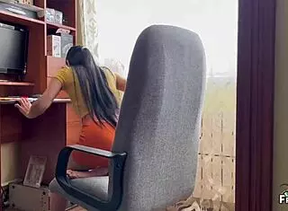 Stepson Creampies Stepmom’s Pussy After Helping with Computer in Closeup Roleplay