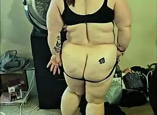 Bbw Dances To Milkshake