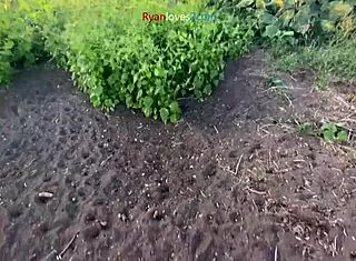 Solo Hentai Star Masturbates Under a City Bridge