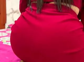 Sexy Stepmom Seduces Stepson With Huge Ass Riding