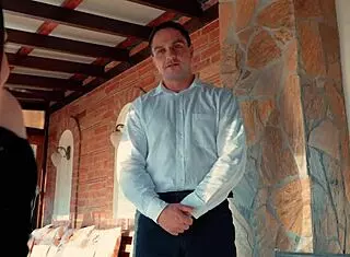 Damn! Waiter bangs hot MILF in restaurant!