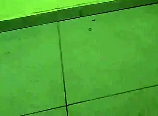 My madrastra's so hot on the street!