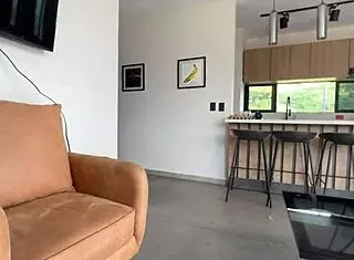 i'm on a visit getting a good fuck with this pretty colombian brunette