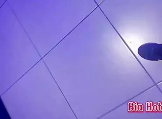 Masturbacao No Banheiro Da Academia Imagina Se Pegam Essa Loira Safada No Flag