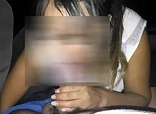 Profissional no anal sem camisinha gozando dentro.