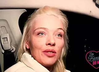 oletsha blonde incroyable est folle de bite