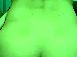 le gusta saborear una verga bien dura con su vagina jugosa salta desesperada sobre mi