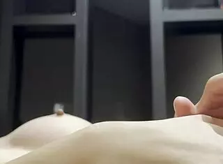 Bichleg02 solo performance with softcore wife vibes