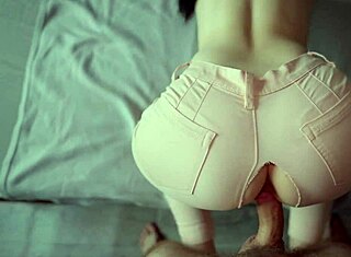 Что ты делаешь? Мне только 18 сегодня!