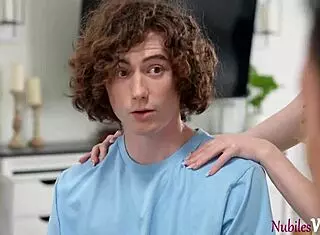 stepsis offers wet pussy for family creampie.