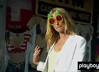 busty australian lisa seiffert shows hot body outdoors in sexy pose