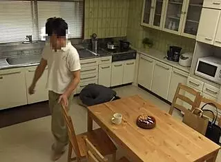 Full version of Japanese amateur video with toys.