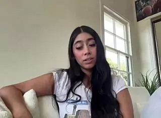 Violet Myers goes deeper in backstage interview casting