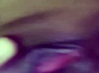 Filipinska punca rezervira vročo seks storitev zdaj!