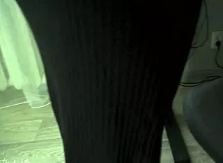 Sexy Secretary Teases With Tight Legs In Slit Skirt At Work