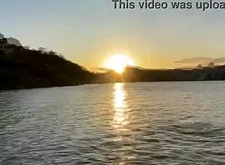 i showed my pussy on the beach without panties, feeling so sexy outdoors.