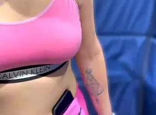 Plug anal in gym makes pussy wet