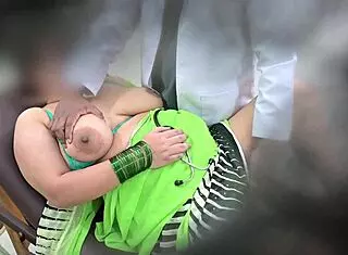 Indian Doctor Plays Dirty with Patient Bhabhi