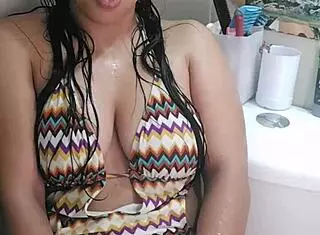 this girl couldn't find a fuck, watch her satisfy herself