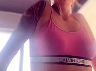 Plug anal in gym makes pussy wet